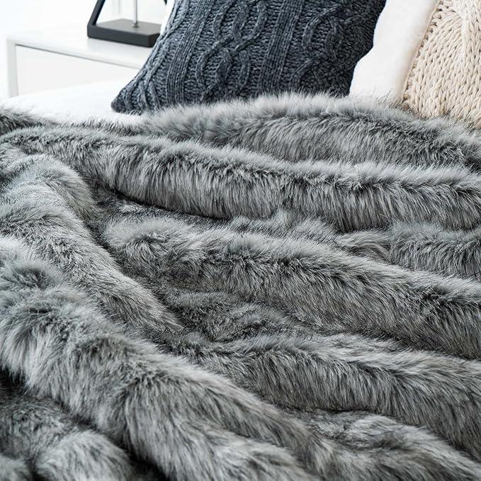 BATTILO HOME Wolf Faux Fur Blanket, Extra Large Fox Fur Throw Blankets for Couch, Bed, Super Soft, Fluffy, Eelegant, Grey with Black Tips Blanket Reversible to Plush Velvet, (Grey, 60