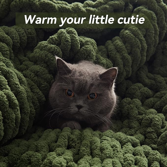 Chunky Knit Throw Blanket, 40''*50'' Knitted Throw Chenille Yarn for Bed Couch, Handmade Green Crochet Big Thick Blanket, Machine Washable Cute Comfy Blanket for Home Decor