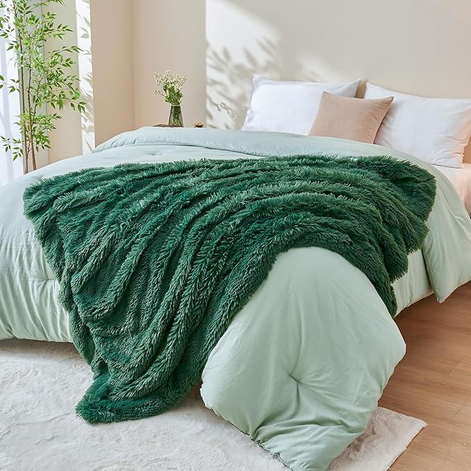 GONAAP Fuzzy Faux Fur Throw Blanket Twin Size Dark Green Super Soft Cozy Plush Fuzzy Shaggy Blanket for Couch Sofa Bed (Dark Green, Twin(60