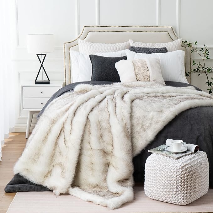 BATTILO HOME Luxury Ivory White Faux Fur Throw Blanket for Bed, Extra Large Super Soft Fluffy Cozy Fall Thick Warm Fox Fur Throw Blankets for Couch, Bed Reversible to Plush Velvet (60