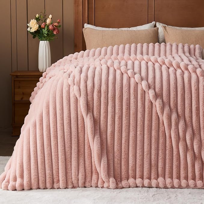 NEWCOSPLAY Faux Fur Throw Blanket Pink 3D Ribbed Plush Thick Warm Blanket for Couch Sofa Bed 850GSM (Pink Ribbed, Throw(50
