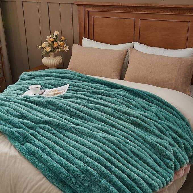 NEWCOSPLAY Faux Fur Twin Blanket Light Teal 3D Ribbed Plush Thick Warm Blanket for Couch Sofa Bed 850GSM (Light Teal Ribbed, Twin(60