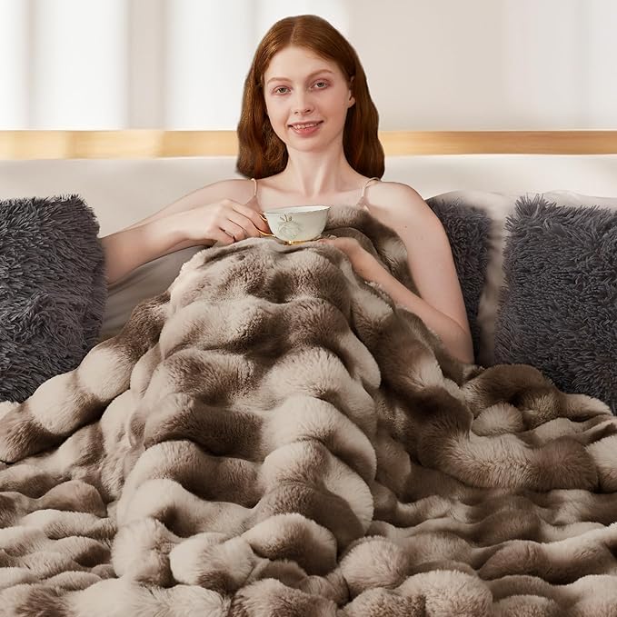 Touchat Luxury 1000GSM Rabbit Faux Fur Blanket, Super Heavy Warm Cozy Brown Blankets for Couch Bed Sofa, Ruched Plush Fuzzy Elegant Soft Reversible Mink Blanket for Living Room Bedroom, 60