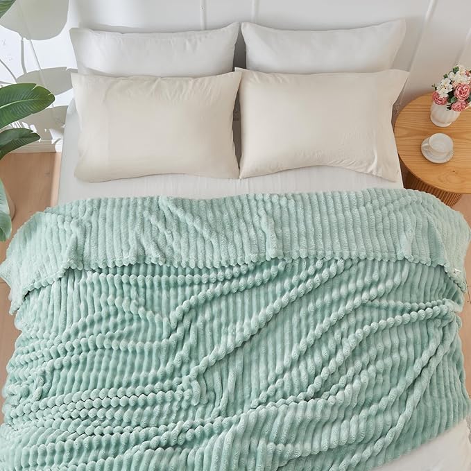 NEWCOSPLAY Super Soft King Blanket New Sage Green Premium Silky Flannel Fleece 3D Ribbed Jacquard Lightweight Bed Blanket All Season Use (New Sage Green Ribbed, King(90
