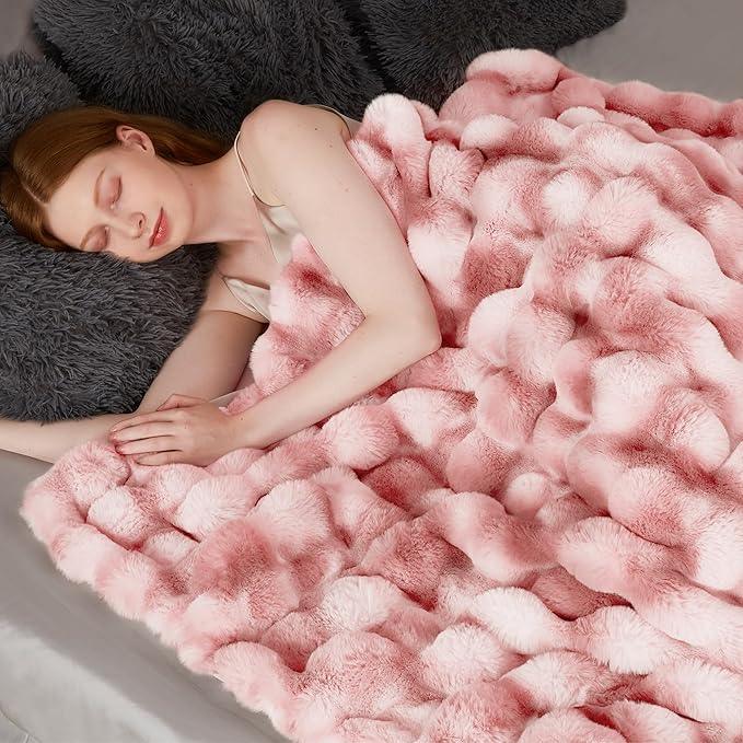 Luxury 1000GSM Faux Rabbit Fur Throw Blanket for Woman, Super Heavy Warm Cozy Blankets for Her for Couch Bed Sofa, Bubble Plush Fuzzy Elegant Soft Reversible Mink Blanket for Living Room Bedroom, Pink