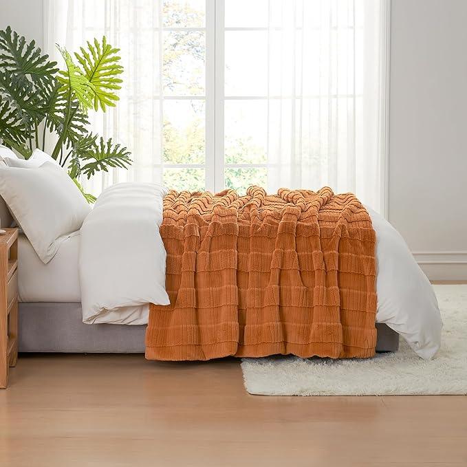 Amélie Home Luxury Striped Faux Fur Throw Blanket for Couch, Embossed Split Fur Cozy Fuzzy Fluffy Luxurious Soft Plush Sofa Chair Bed Gift Blankets for Women Men Wife Friend, 60