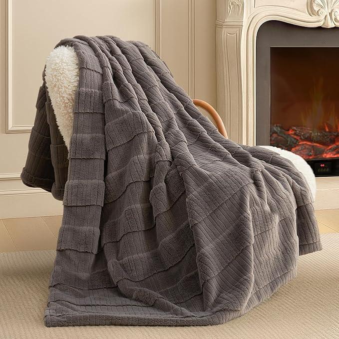 Amélie Home Luxury Striped Faux Fur Throw Blanket for Couch, Embossed Split Fur Cozy Fuzzy Fluffy Luxurious Soft Plush Sofa Chair Bed Gift Blankets for Women Men Wife Friend, 60