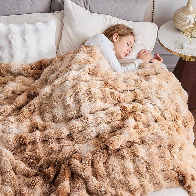 NEWCOSPLAY Faux Fur Throw Blanket Tie-dye Beige Luxury Fluffy Thick Warm Bubble Blanket for Couch Sofa Bed 700GSM (Tie-dye Beige, Throw(50
