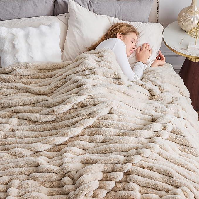 NEWCOSPLAY Faux Fur Throw Blanket Linen 3D Ribbed Plush Thick Warm Blanket for Couch Sofa Bed 850GSM (Linen Ribbed, Throw(50