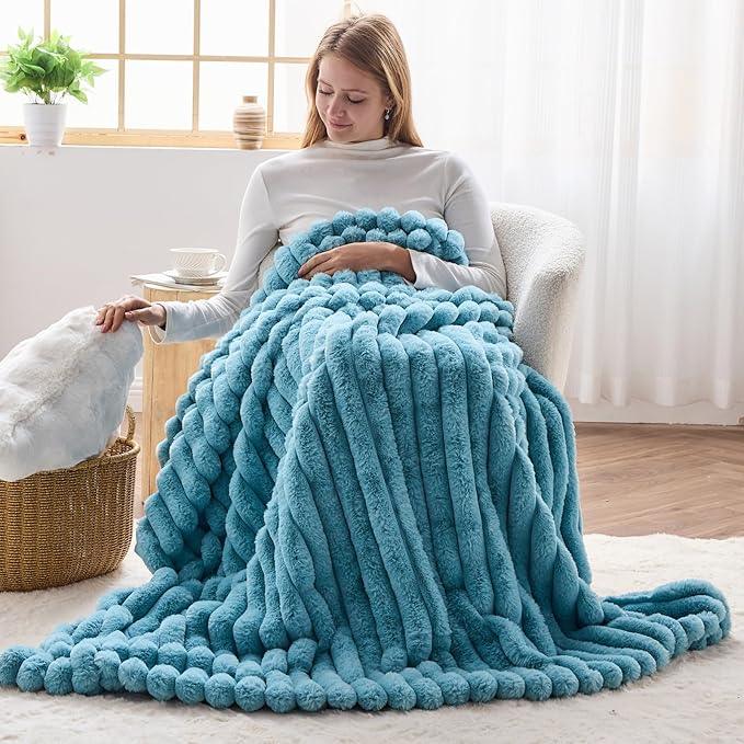 NEWCOSPLAY Faux Fur Throw Blanket Blue 3D Ribbed Plush Thick Warm Blanket for Couch Sofa Bed 850GSM (Blue Ribbed, Throw(50