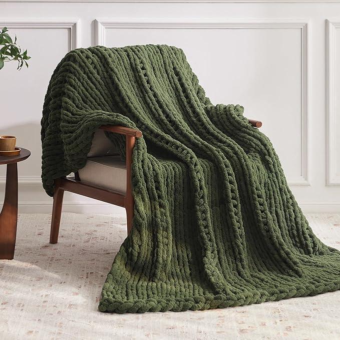 Chunky Knit Throw Blanket, 50''*60'' Knitted Throw Chenille Yarn for Bed Couch, Handmade Green Crochet Big Thick Blanket, Machine Washable Cute Comfy Blanket for Home Decor