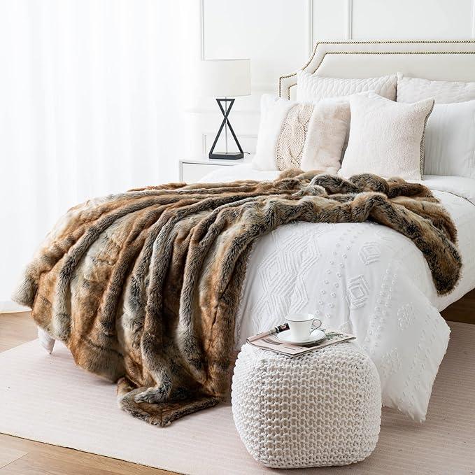 BATTILO HOME Large Brown Faux Fur Throw Blanket for Bed, Fall Fur Blanket and Throws, 60 x 80 Inches Super Soft Fuzzy Thick Warm Blankets for Couch, Reversible to Plush Velvet