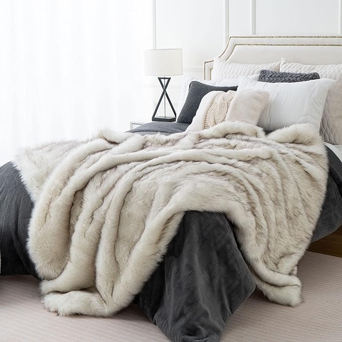 BATTILO HOME Luxury Ivory White Faux Fur Throw Blanket for Bed, Extra Large Super Soft Fluffy Cozy Fall Thick Warm Fox Fur Throw Blankets for Couch, Bed Reversible to Plush Velvet (60