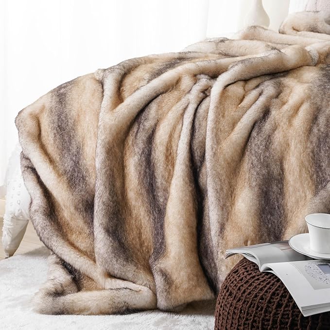 BATTILO HOME Luxury Faux Fur Throw Blanket, Soft Cozy Mink Fur Blanket for Couch, Sofa, Chair, Bed, Thick Warm Fall Fur Throw Blankets, 50