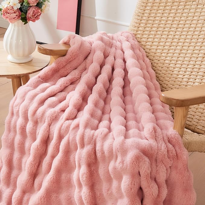 NEWCOSPLAY Faux Fur Throw Blanket Pink Bubble Blanket Thick Warm Soft for Couch Sofa Bed 550GSM (Pink, Throw(50