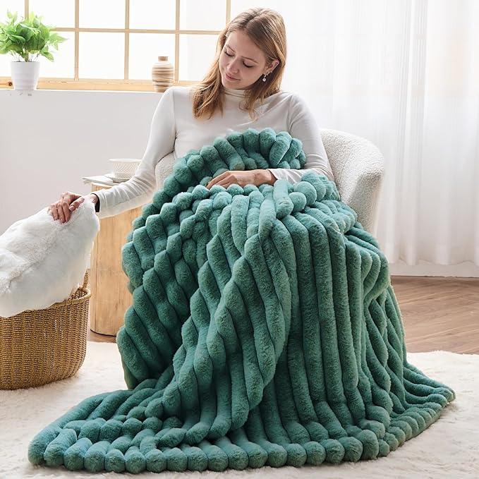 NEWCOSPLAY Faux Fur Twin Blanket Light Teal 3D Ribbed Plush Thick Warm Blanket for Couch Sofa Bed 850GSM (Light Teal Ribbed, Twin(60