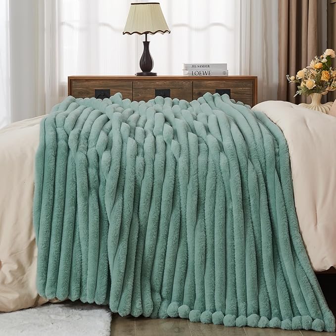 NEWCOSPLAY Faux Fur Twin Blanket New Sage Green 3D Ribbed Plush Thick Warm Blanket for Couch Sofa Bed 850GSM (New Sage Green Ribbed, Twin(60