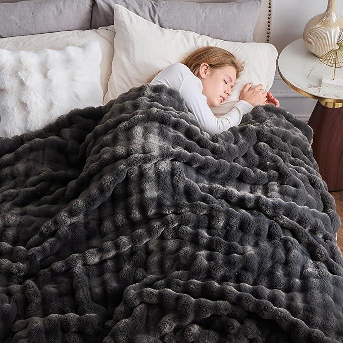 NEWCOSPLAY Faux Fur Twin Blanket Grey Bubble Blanket Thick Warm Soft for Couch Sofa Bed 550GSM (Grey, Twin(60