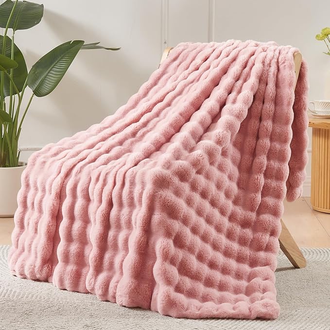 NEWCOSPLAY Faux Fur Twin Blanket Pink Bubble Blanket Thick Warm Soft for Couch Sofa Bed 550GSM (Pink, Twin(60