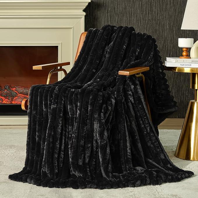 Amélie Home Faux Fur Throw Blanket for Couch, Cozy Fuzzy Fluffy Fur Luxurious Soft Striped Plush Gift Blankets for Family Sofa Chair Bed Living Room Bedroom, 55