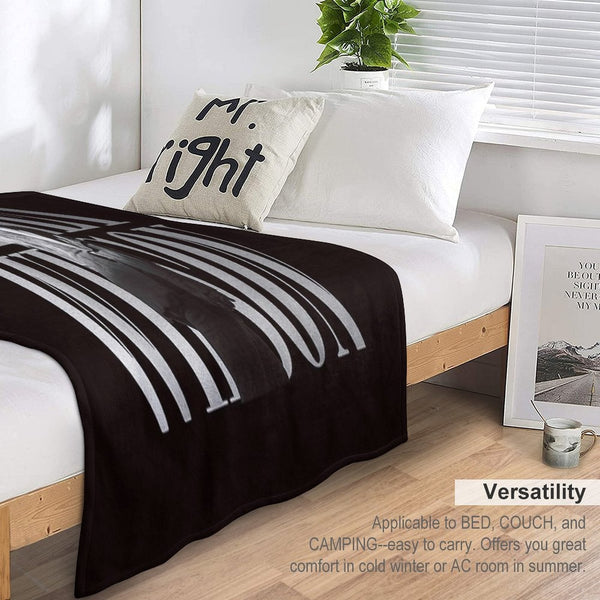 Lainey Wilson - Country's Cool Again Tour Easy Care Throw Blanket