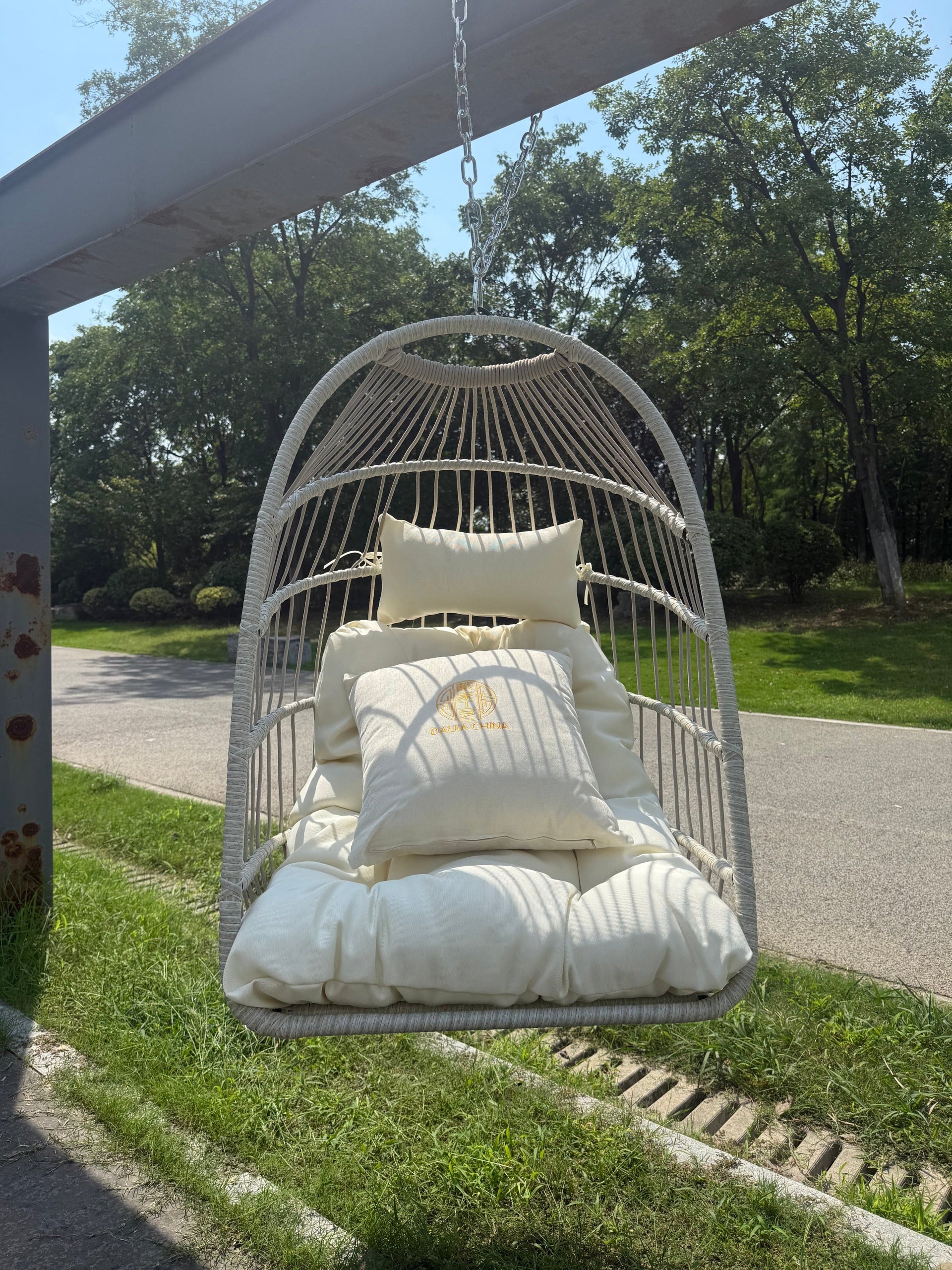 Outdoor Garden Rattan Egg Swing Hanging Chair PE Wicker Hanging Chair for Outdoor Patio