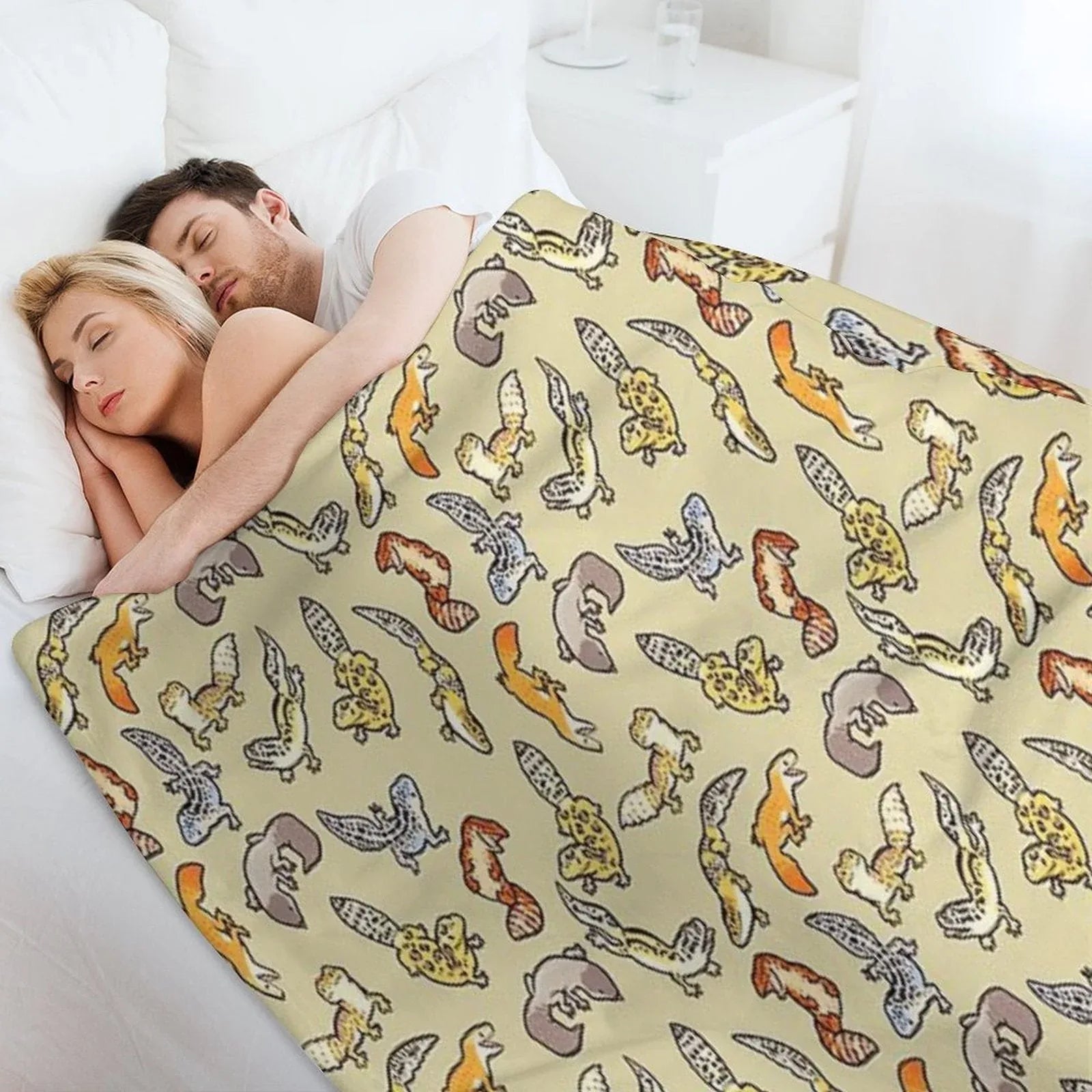 Chub Gecko Babies Throw Blanket