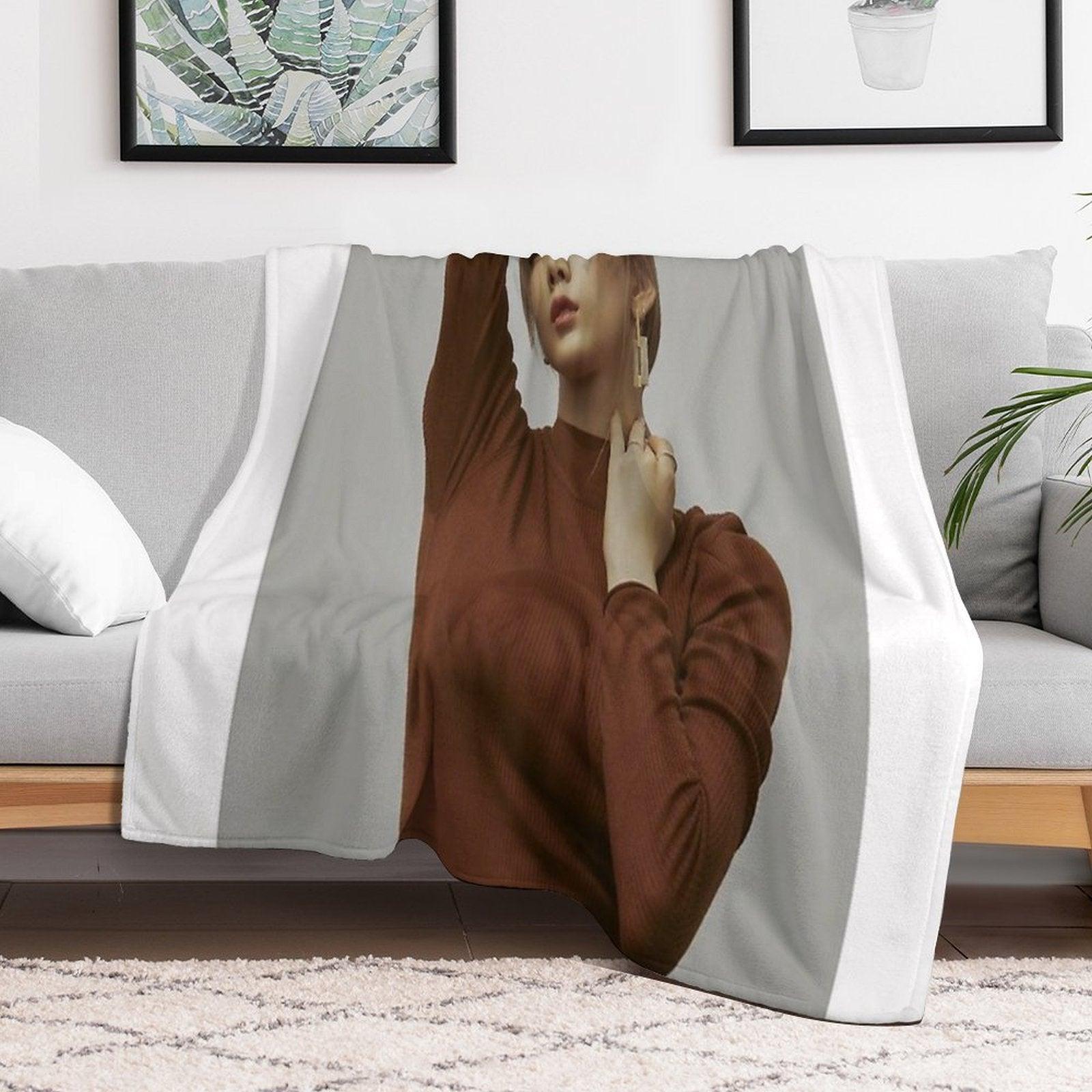 GIRLS GENERATION TAEYEON PURPOSE Throw Blanket