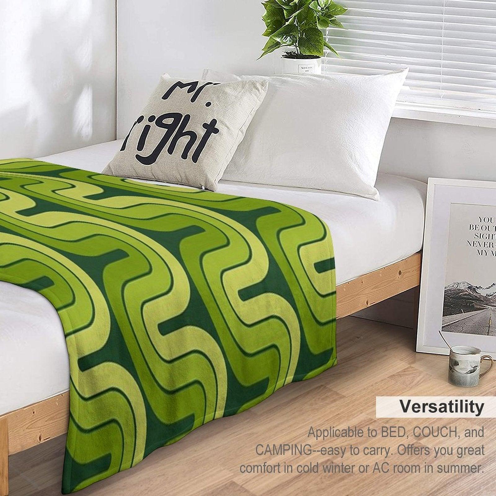 Retro Geometric Gradated Design Avocado Green Throw Blanket