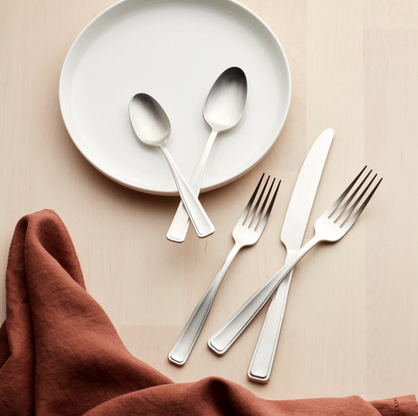 Reid Satin 20 Piece Flatware Set by Oneida