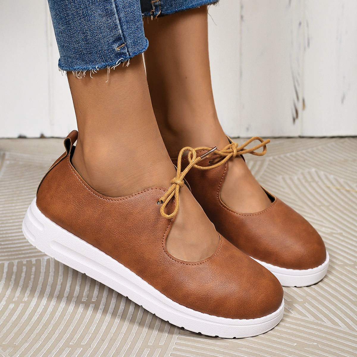 Round toe front strap solid color casual single shoe for women