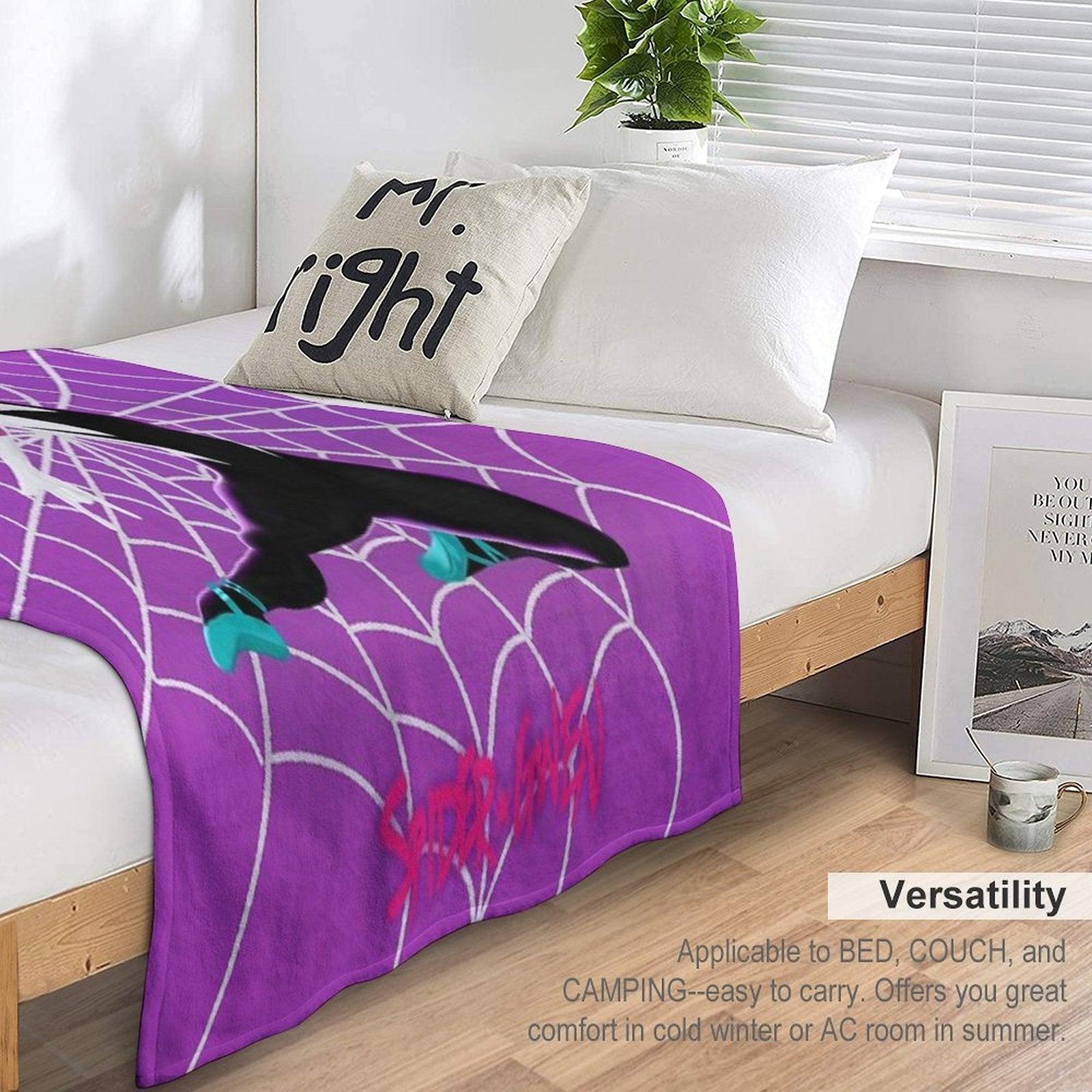 Spider Gwen Loves You Throw Blanket