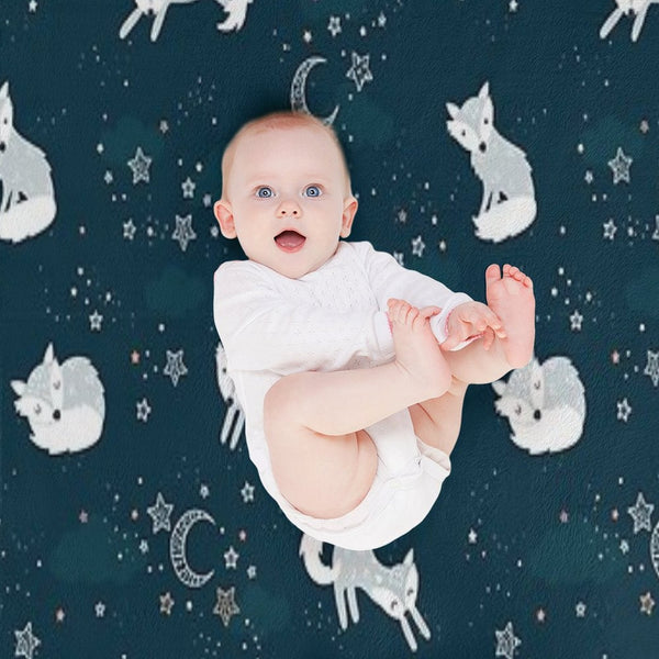 Cute Arctic Foxes at Night Wrinkle-free Throw Blanket