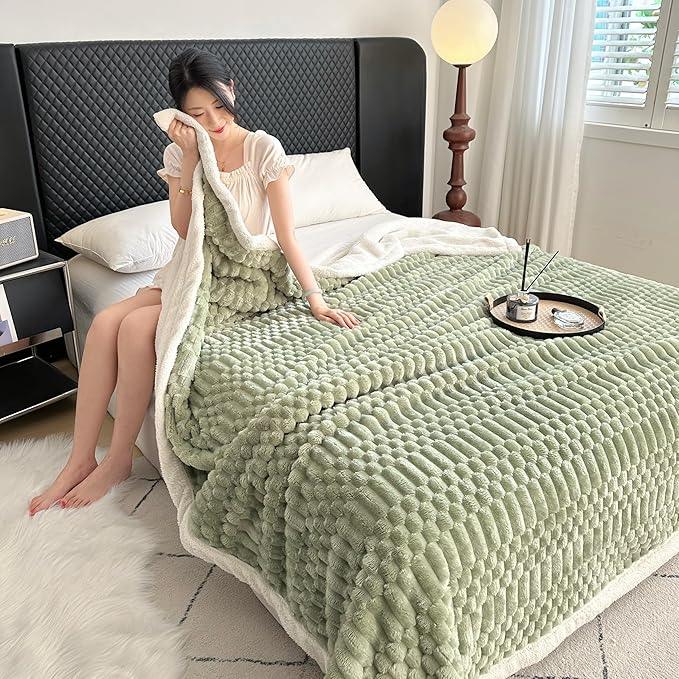 UKELER Sherpa Throw Blanket 60 × 80 inch, 470 GSM Striped Sherpa Fleece Blankets for All Season, Warm and Cozy Blanket for Couch Sofa Bed Office Camping, Green