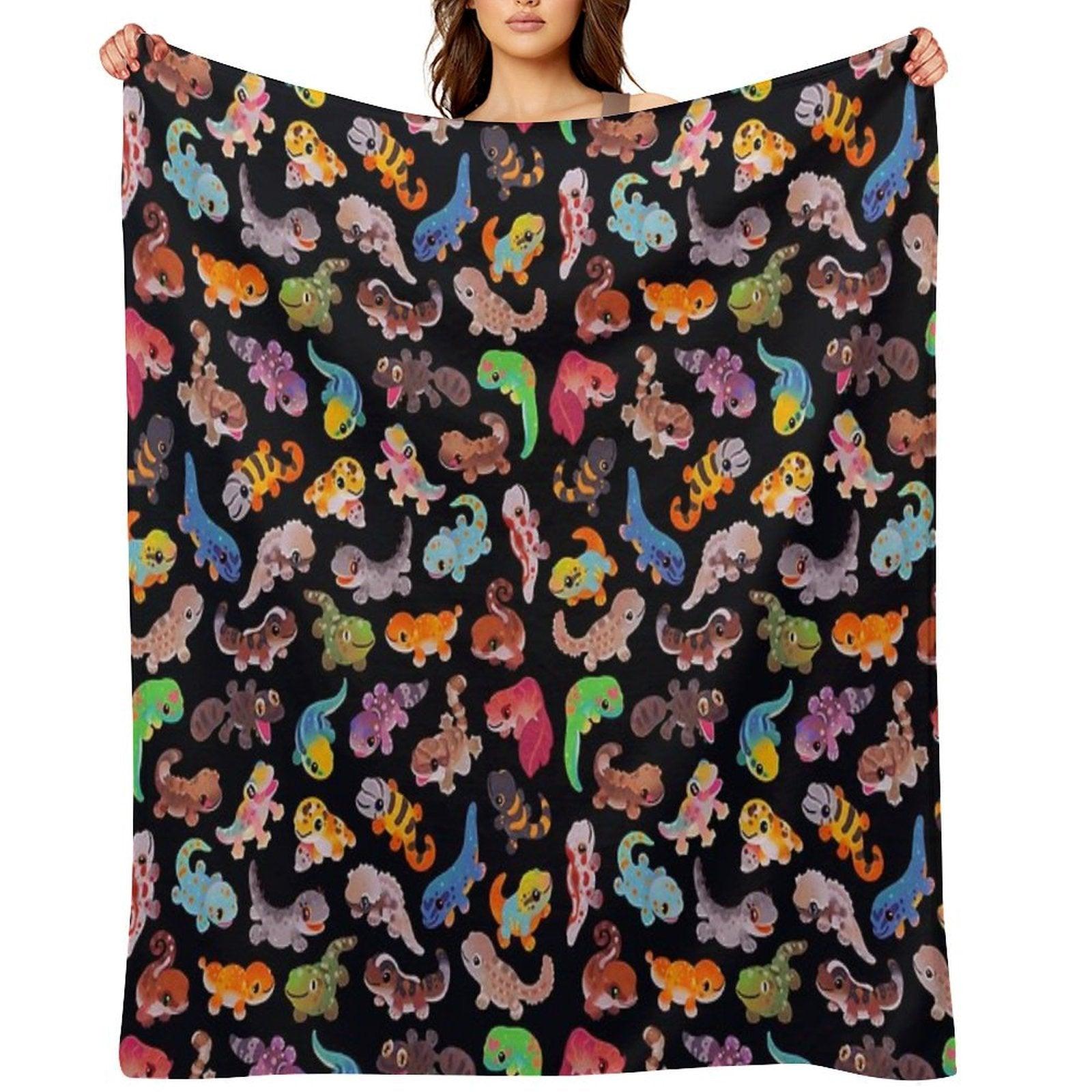 Gecko - Dark Throw Blanket