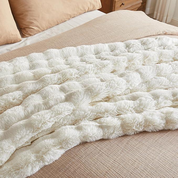 JELLYMONI Faux Fur Throw Blanket, White Fuzzy Cozy Plush Bubble Bed Blanket, Thick and Warm (50