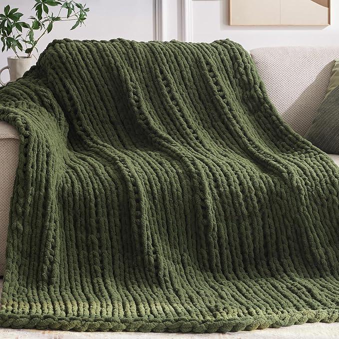 Chunky Knit Throw Blanket, 60''*80'' Knitted Throw Chenille Yarn for Bed Couch, Handmade Green Crochet Big Thick Blanket, Machine Washable Cute Comfy Blanket for Home Decor