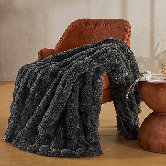 JELLYMONI Faux Fur Throw Blanket, Dark Grey Cozy Plush Bubble Bed Blanket, Thick and Warm, Queen (90