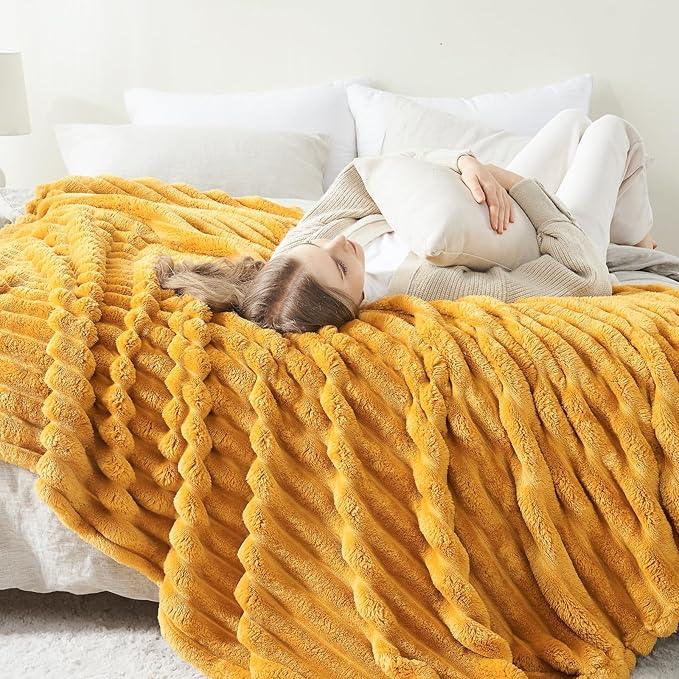 NEWCOSPLAY Super Soft Throw Blanket Mustard Yellow Premium Silky Flannel Fleece 3D Ribbed Jacquard Lightweight Bed Blanket All Season Use (Mustard Yellow Ribbed, Throw(50
