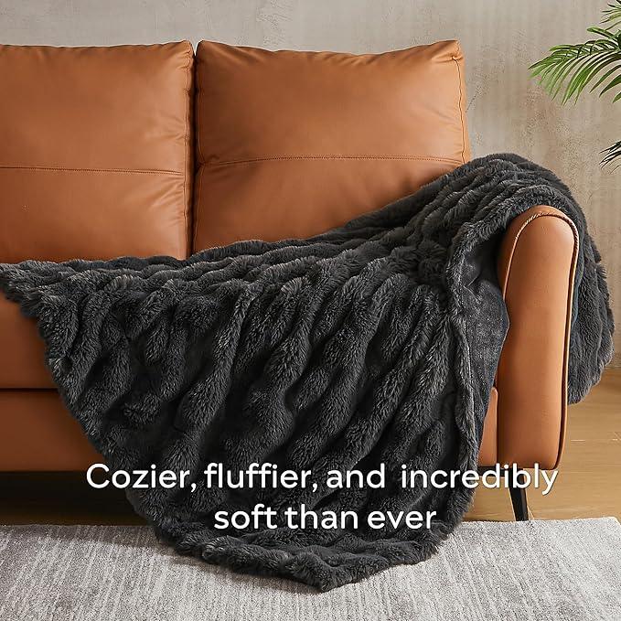JELLYMONI Faux Fur Throw Blanket, Dark Grey Cozy Plush Bubble Bed Blanket, Thick and Warm, Queen (90