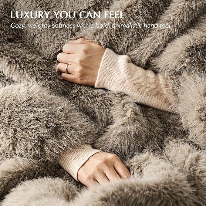 Luxury Faux Fur Throw Blanket, Soft Fluffy Faux Mink Blankets for Bed, Couch, Sofa, Thick Cozy Plush Warm Fur Throws with Reversible Velvet, Natural Mink, 50