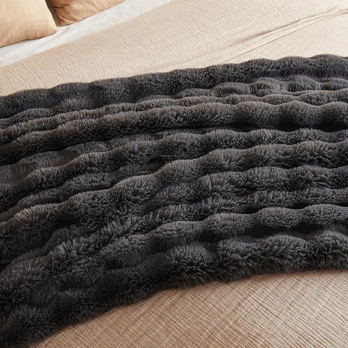 JELLYMONI Faux Fur Throw Blanket, Dark Grey Cozy Plush Bubble Bed Blanket, Thick and Warm, Queen (90