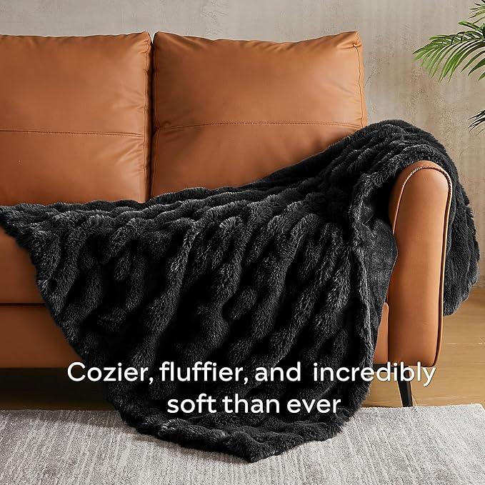 JELLYMONI Faux Fur Throw Blanket, Black Fuzzy Cozy Plush Bubble Bed Blanket, Thick and Warm King (108