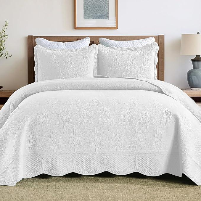 MarCielo 3-Piece Christmas Quilt 100% Cotton Oversized Bedspread Lightweight Coverlet Embroidery Christmas Tree Pattern Bedding Set (TC Bright White, Oversized King (118