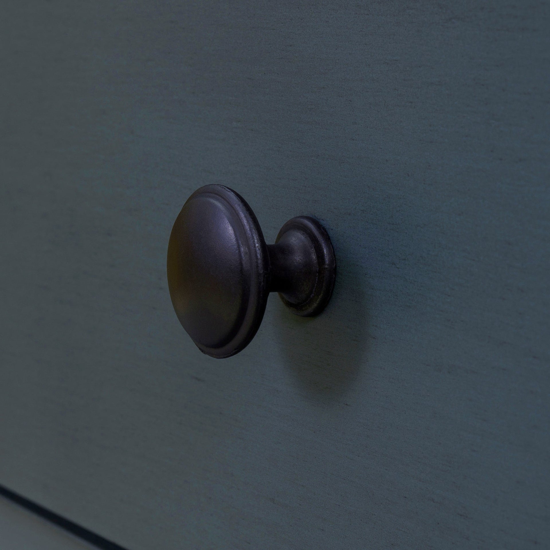 Retro Design Console Table with Two Open Shelves, Pine Solid Wood Frame and Legs for Living Room (Navy)