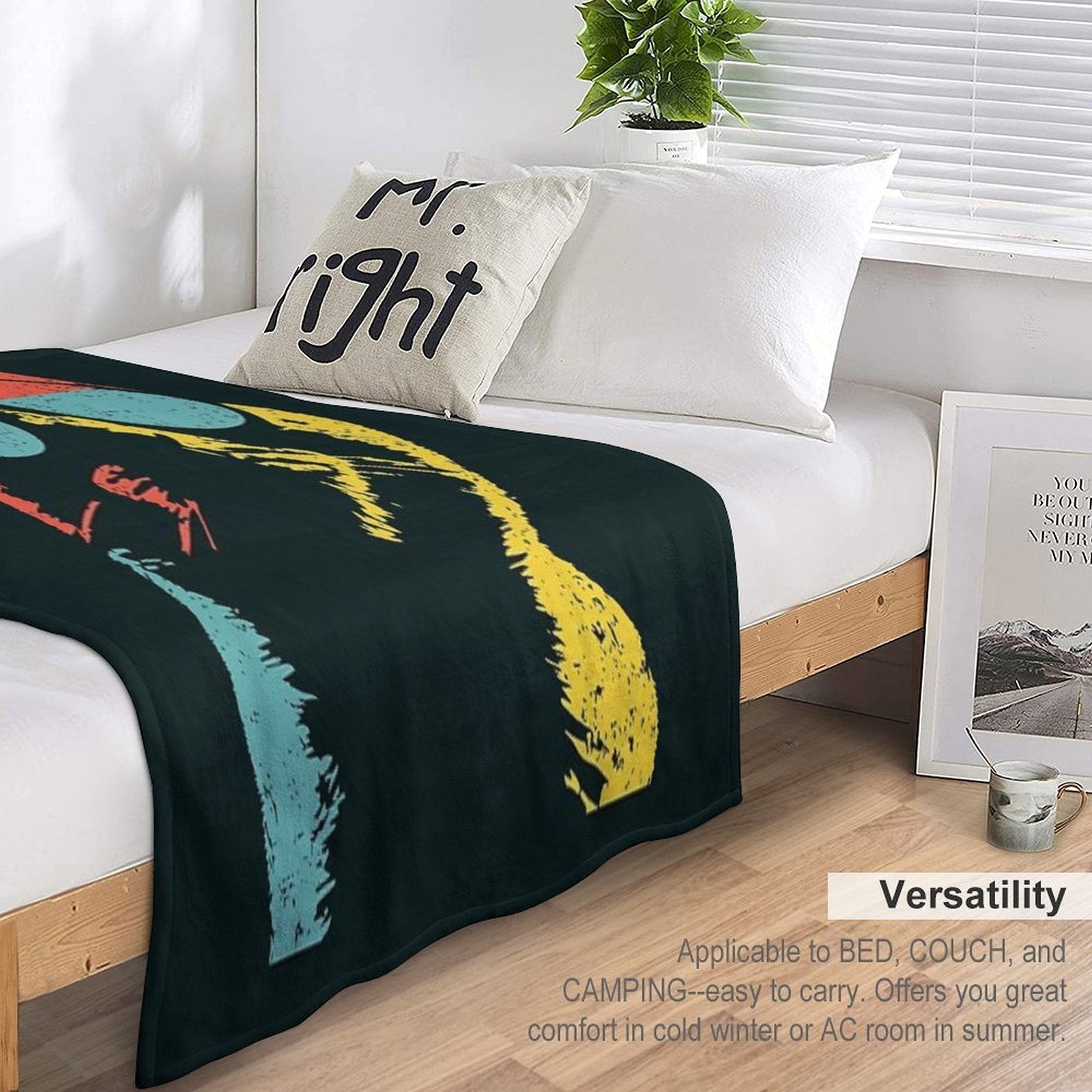 Trendy Cat in Retro Shades – Feline Cool Factor Compact Throw Blanket