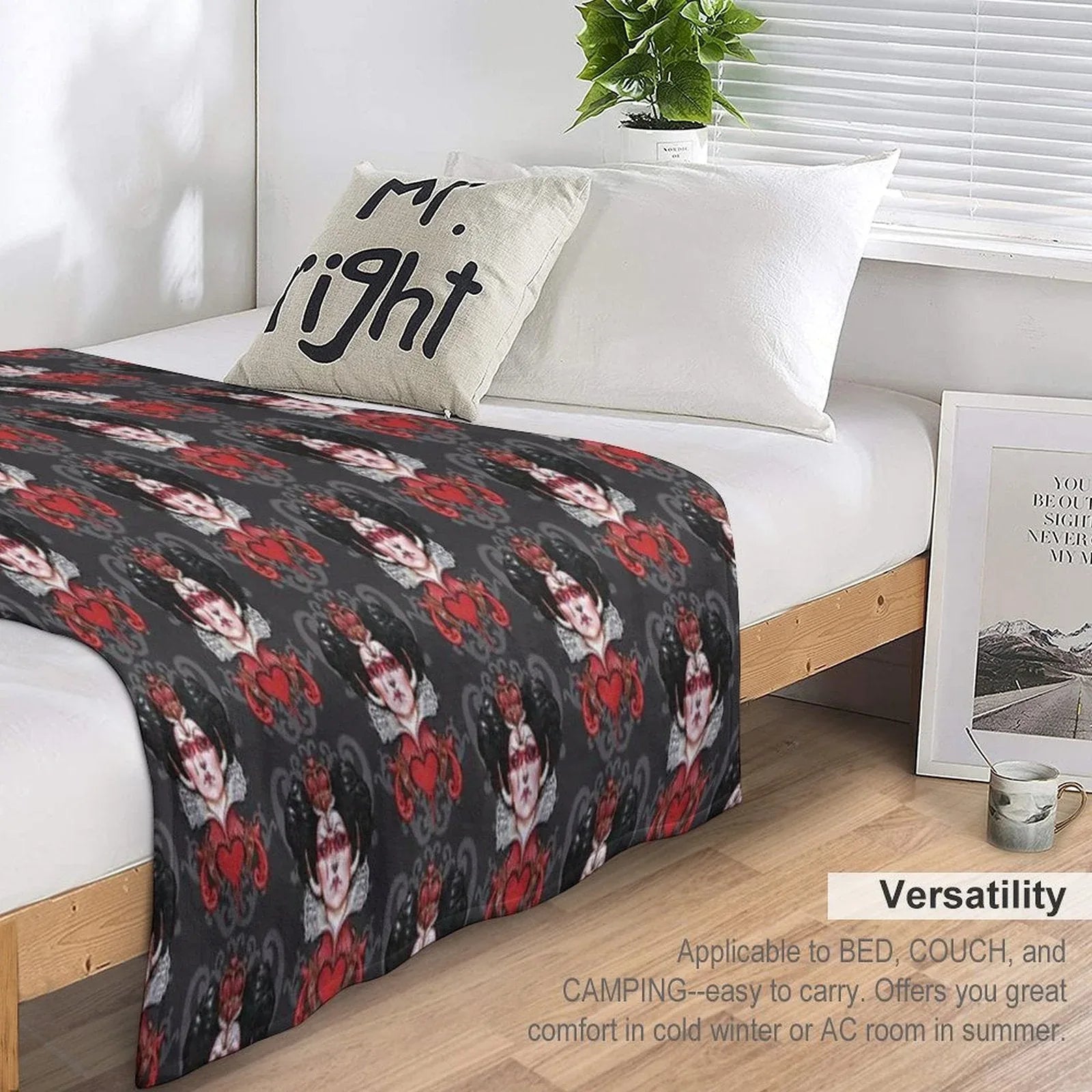 Queen of Hearts Throw Blanket