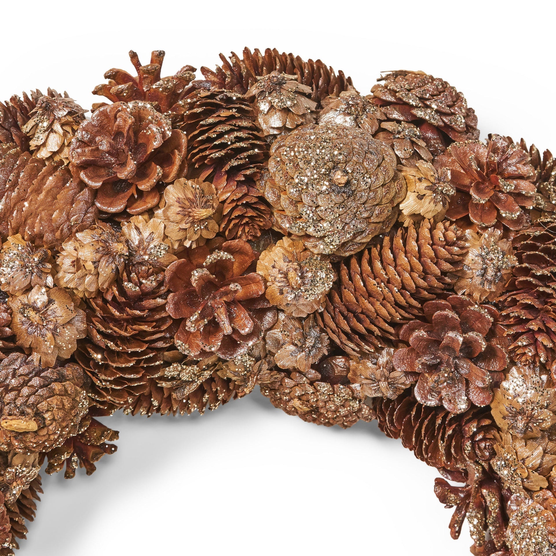 18.5'' PINE CONE WREATH V.I.P Digital Presence
