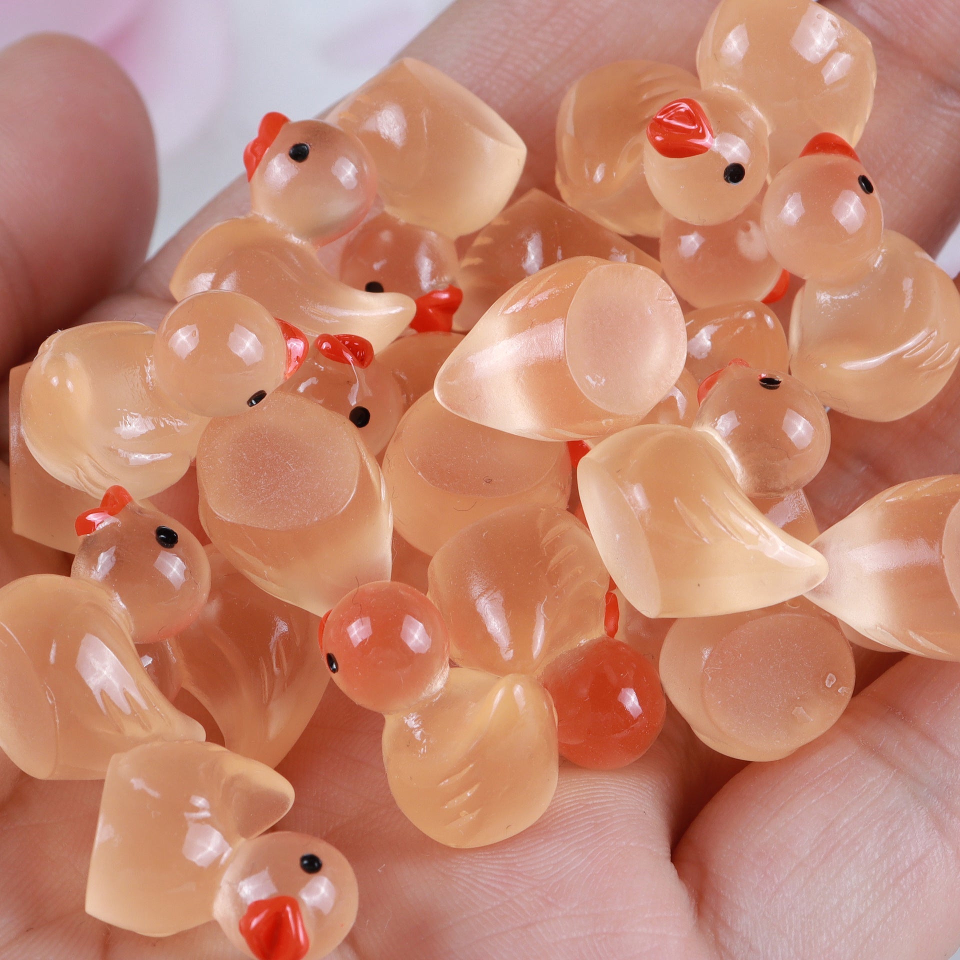 Resin luminous cartoon three-dimensional cute cartoon duck DIY car ornament keychain micro landscape hair clip decoration