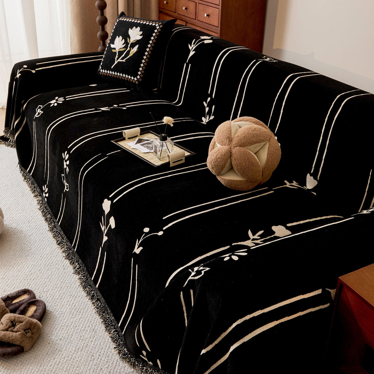 Chenille Jacquard Sofa Throw Cover with Tassel Soft Thick Couch Protector Blanket